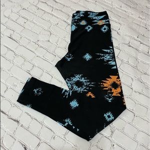 LuLaRoe Tall & Curvy Leggings